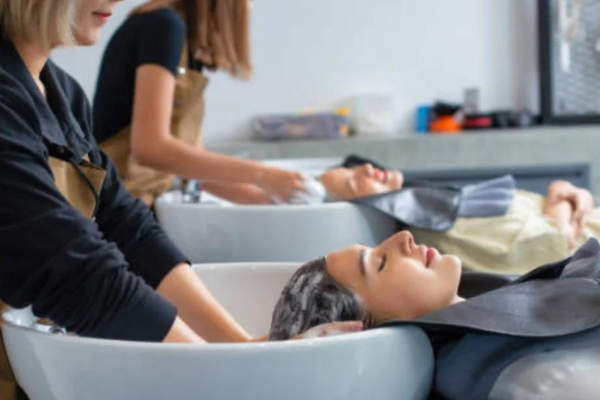 صالون تجميل نسائي قريب من موقعي