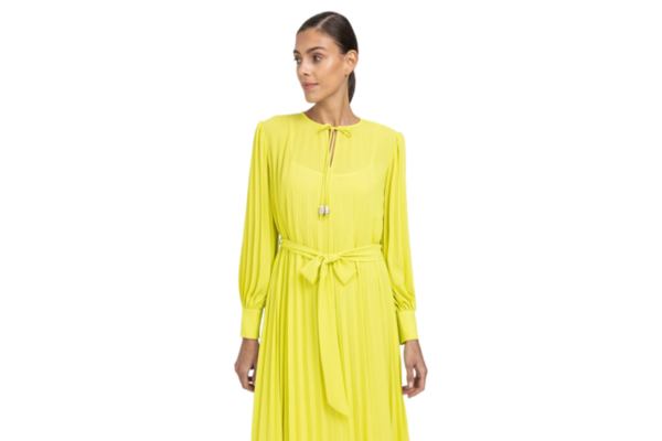 استفيدي من التخفيضات على موديلات فساتين ناعمة للسمينات بتصاميم أنثوية أنيقة 17 موديلات فساتين ناعمة للسمينات