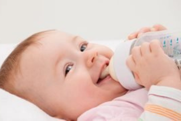 مدة صلاحية الرضاعة البلاستيك