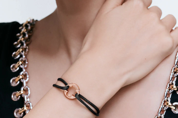 اساور ماركه