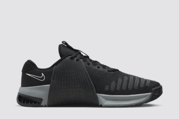 أفضل حذاء كرة قدم للعشب الصناعي