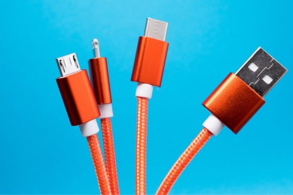 ما الفرق بين شاحن type C و USB؟
